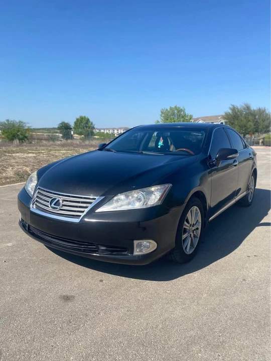 2012 Lexus ES 5th Gen - Image 10 of 19