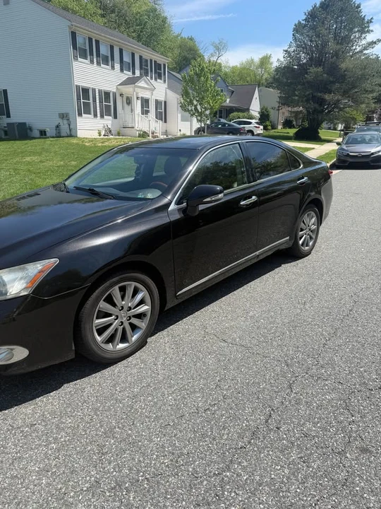 2012 Lexus ES 5th Gen - Image 2 of 13