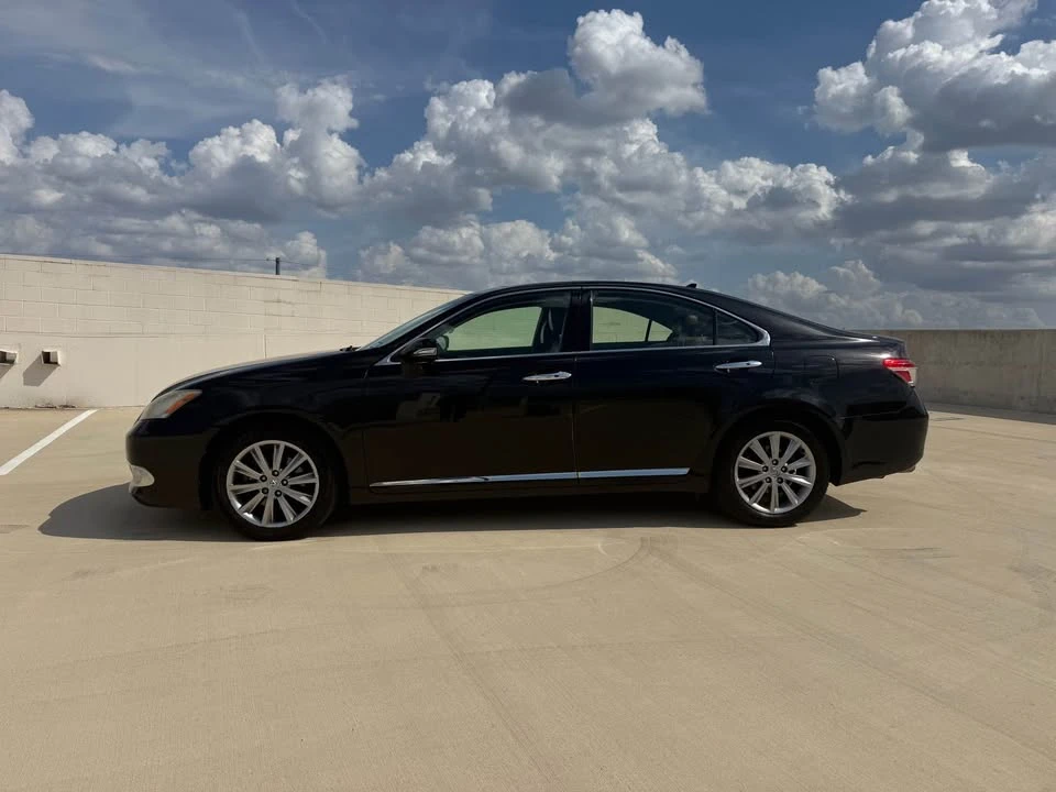 2012 Lexus ES 5th Gen - Image 2 of 16