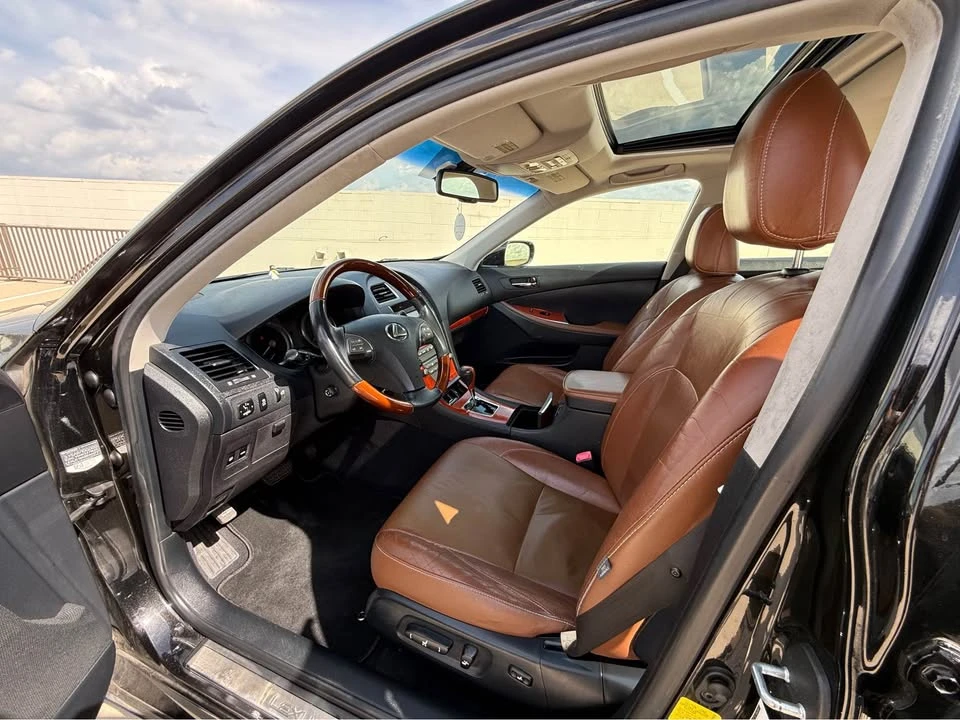 2012 Lexus ES 5th Gen - Image 8 of 16