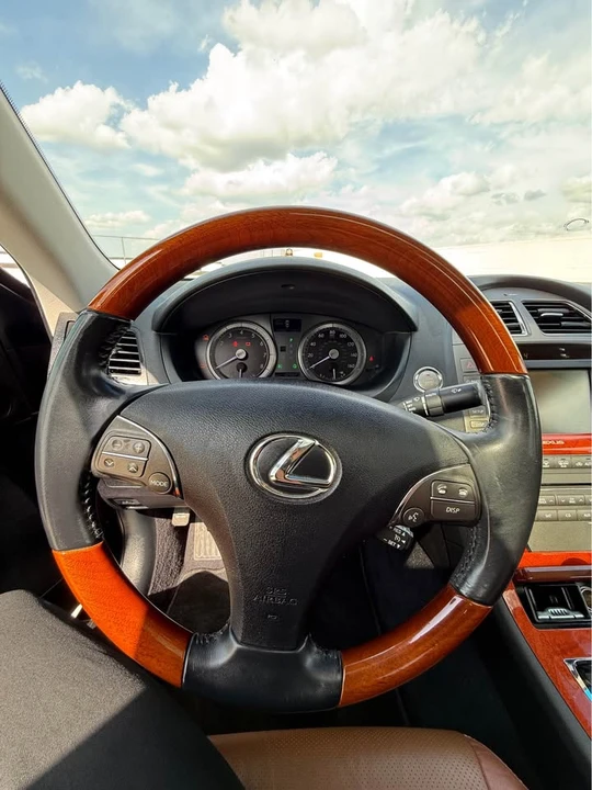 2012 Lexus ES 5th Gen - Image 13 of 16