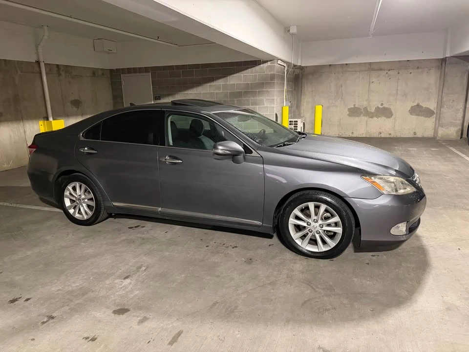 2012 Lexus ES 5th Gen - Image 2 of 9