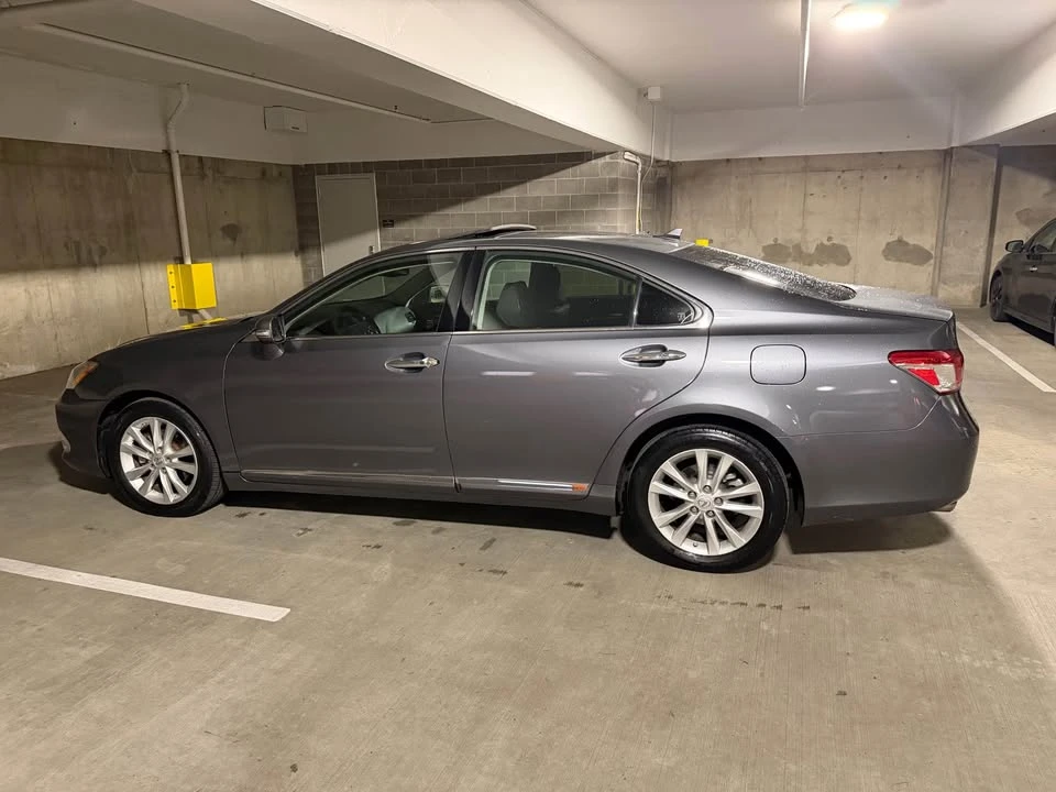 2012 Lexus ES 5th Gen - Image 6 of 9
