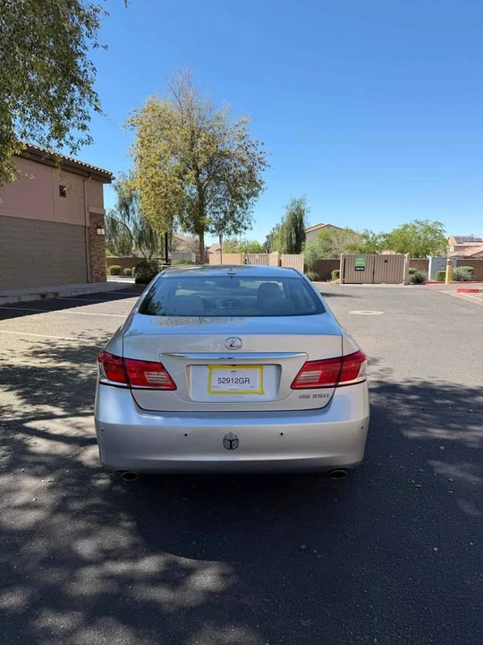2012 Lexus ES 5th Gen - Image 8 of 18