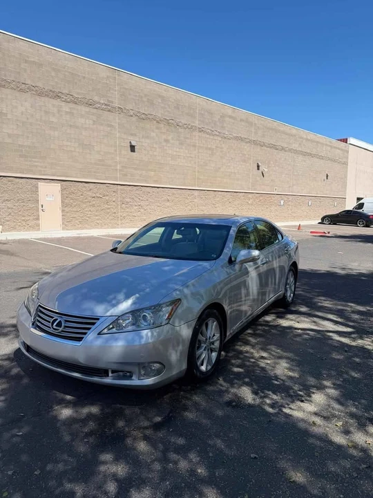 2012 Lexus ES 5th Gen - Image 3 of 18