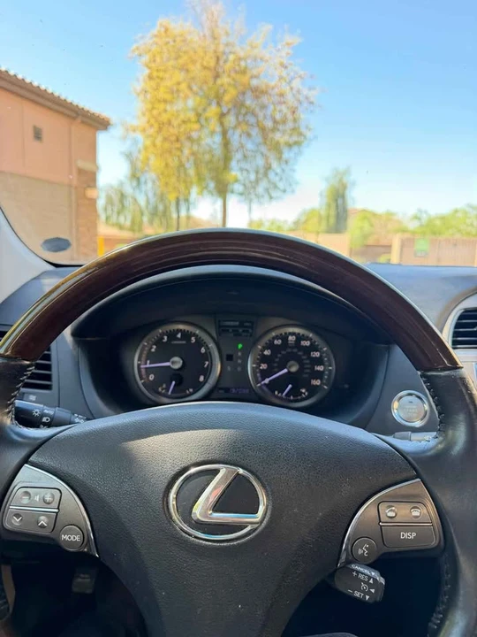 2012 Lexus ES 5th Gen - Image 15 of 18