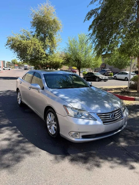 2012 Lexus ES 5th Gen - Image 4 of 18