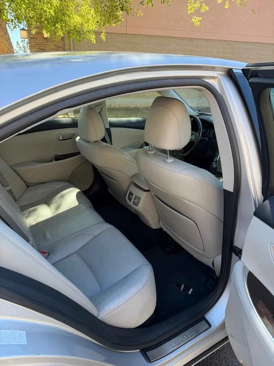 2012 Lexus ES 5th Gen - Image 12 of 18