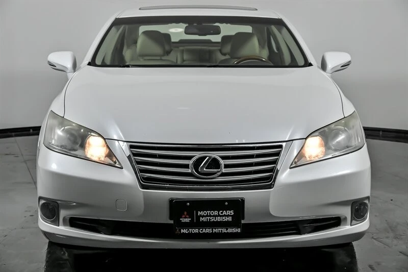 2012 Lexus ES 5th Gen - Image 4 of 31