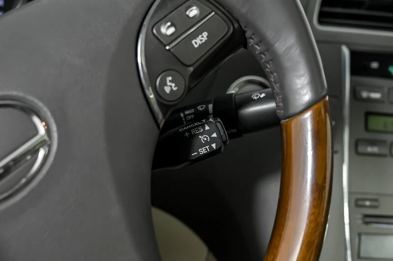 2012 Lexus ES 5th Gen - Image 28 of 31