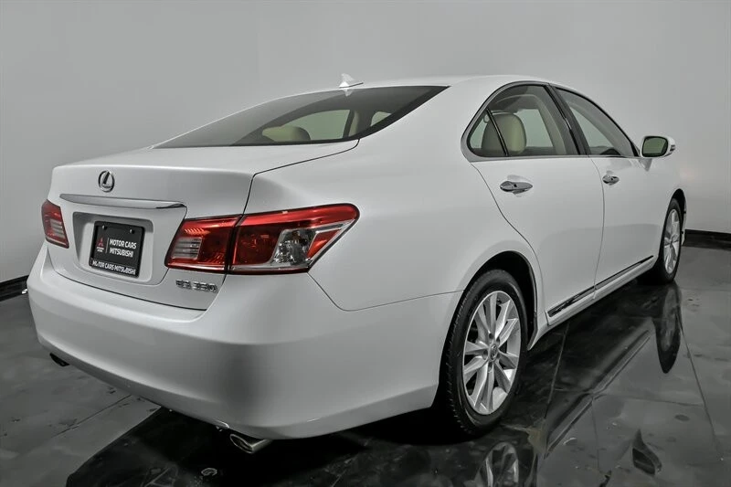 2012 Lexus ES 5th Gen - Image 10 of 31