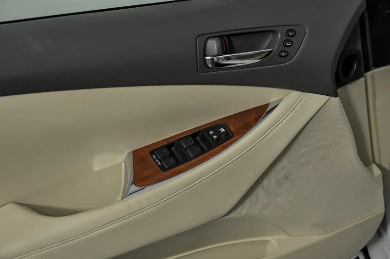 2012 Lexus ES 5th Gen - Image 15 of 31