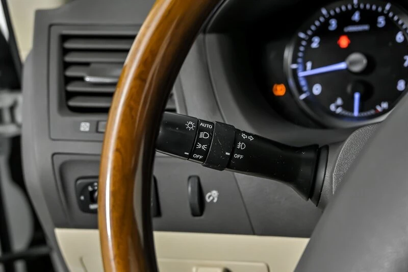 2012 Lexus ES 5th Gen - Image 26 of 31