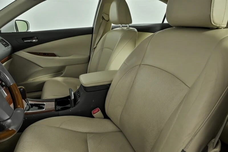 2012 Lexus ES 5th Gen - Image 19 of 31