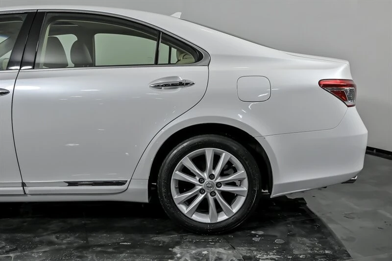 2012 Lexus ES 5th Gen - Image 7 of 31