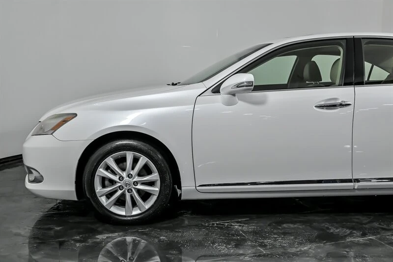 2012 Lexus ES 5th Gen - Image 6 of 31
