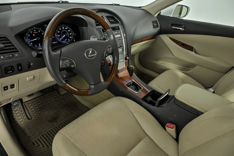 2012 Lexus ES 5th Gen - Image 17 of 31