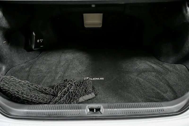 2012 Lexus ES 5th Gen - Image 13 of 31