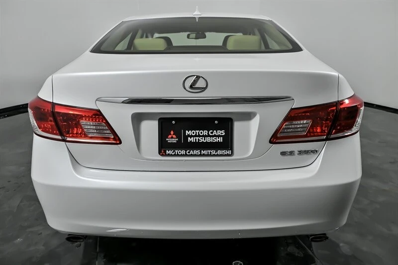2012 Lexus ES 5th Gen - Image 9 of 31