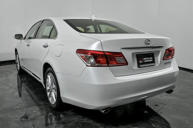 2012 Lexus ES 5th Gen - Image 8 of 31
