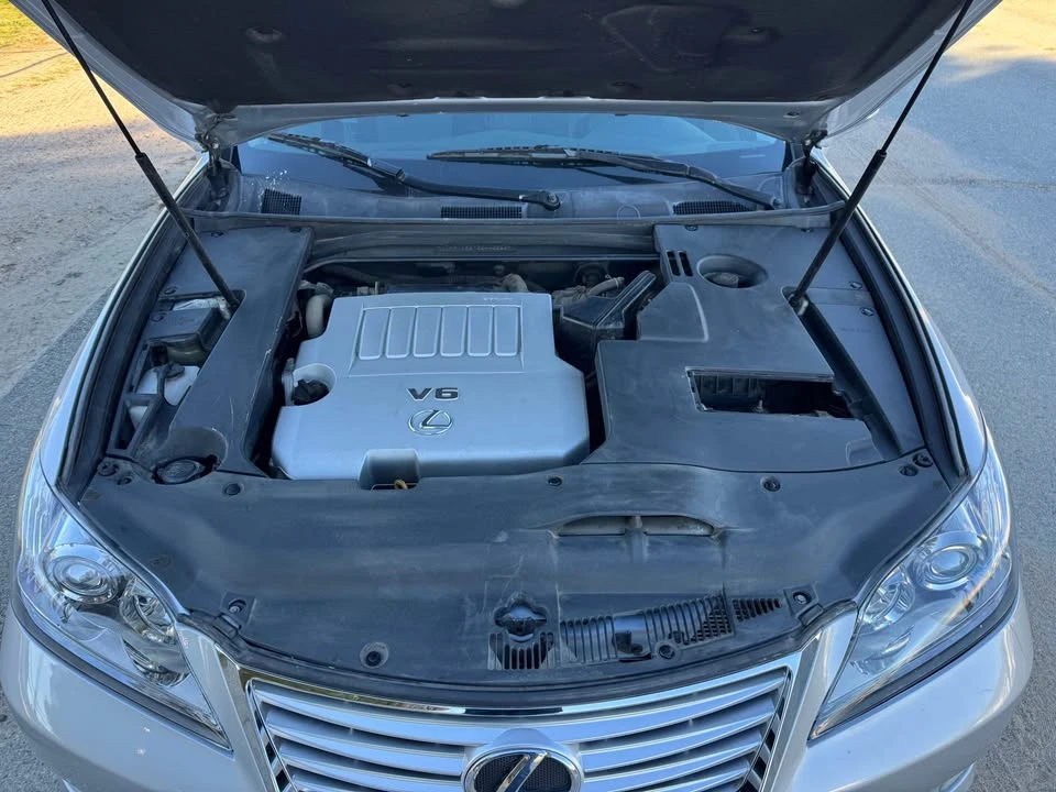 2012 Lexus ES 5th Gen - Image 11 of 12