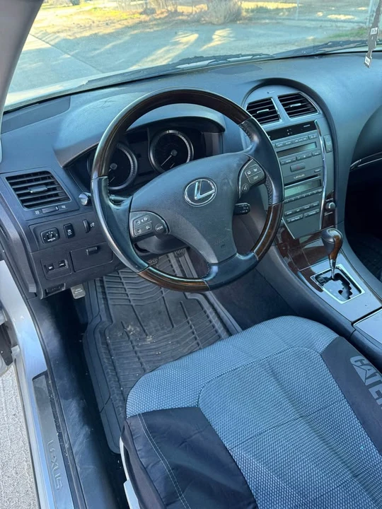 2012 Lexus ES 5th Gen - Image 9 of 12