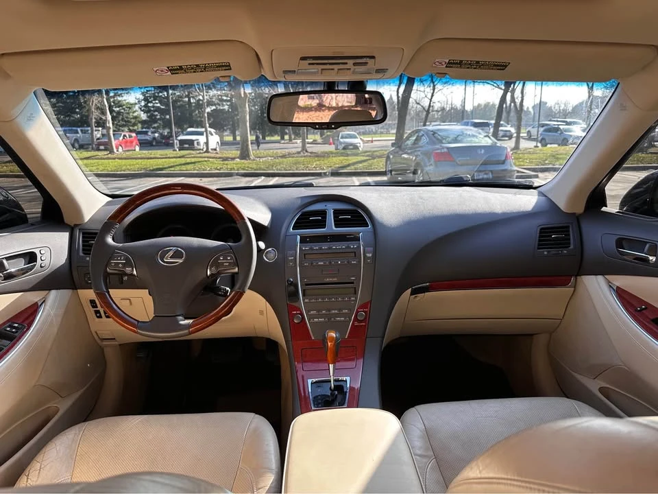 2012 Lexus ES 5th Gen - Image 5 of 8