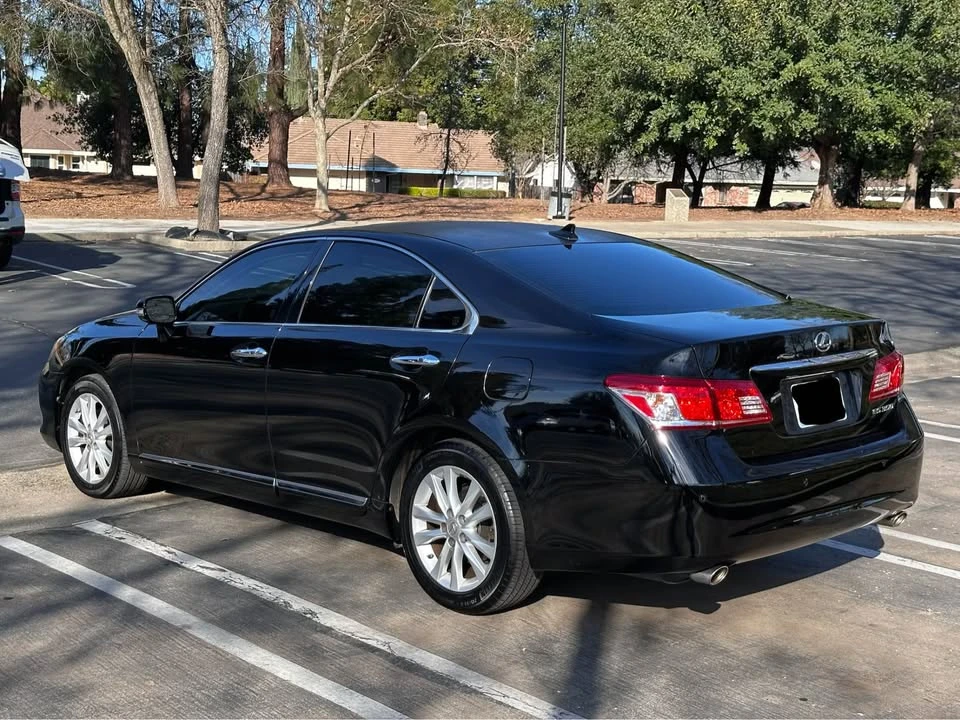 2012 Lexus ES 5th Gen - Image 4 of 8