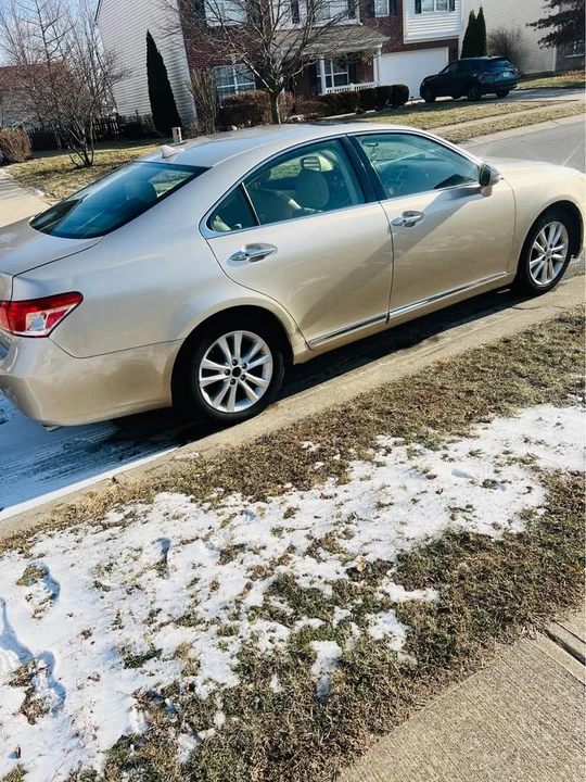 2012 Lexus ES 6th Gen - Image 4 of 13