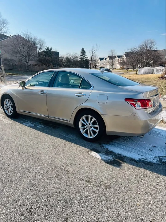 2012 Lexus ES 6th Gen - Image 3 of 13