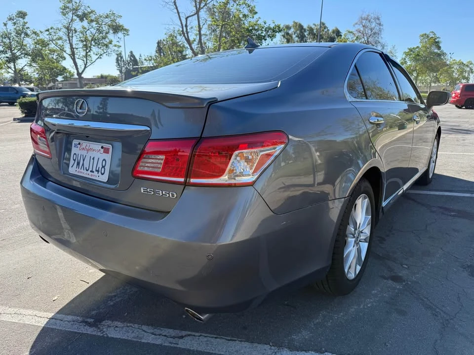 2012 Lexus ES 5th Gen - Image 3 of 10