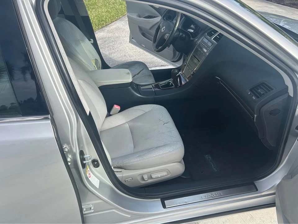 2012 Lexus ES 5th Gen - Image 13 of 20
