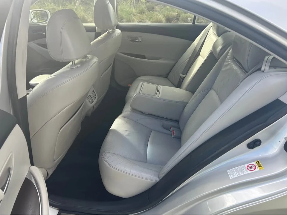 2012 Lexus ES 5th Gen - Image 12 of 20
