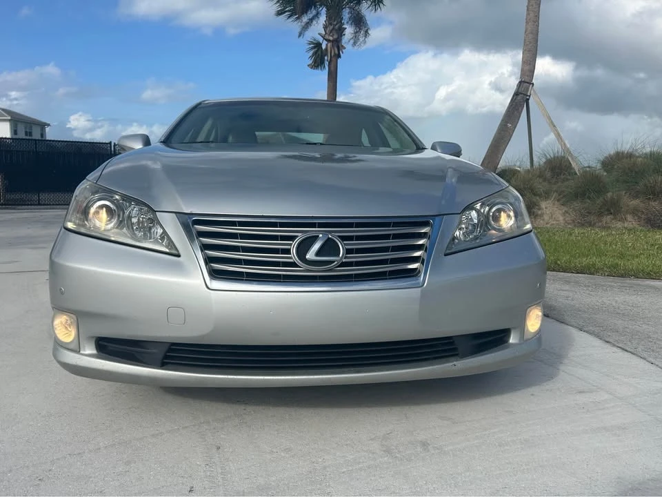 2012 Lexus ES 5th Gen - Image 3 of 20