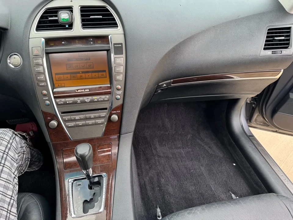 2012 Lexus ES 5th Gen - Image 19 of 20
