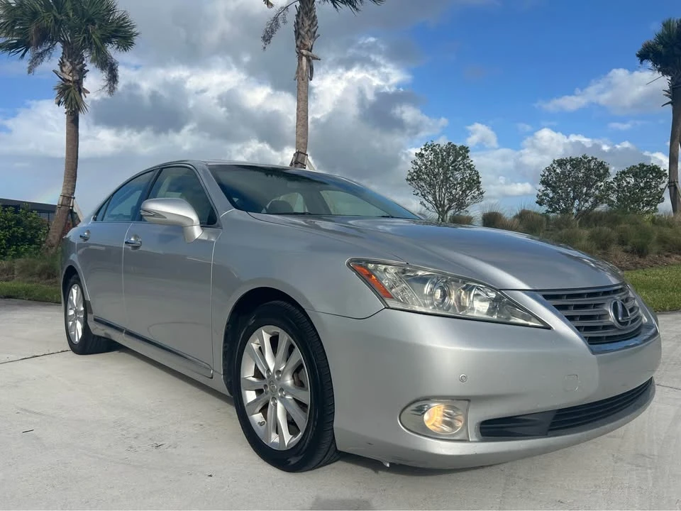 2012 Lexus ES 5th Gen - Image 17 of 20