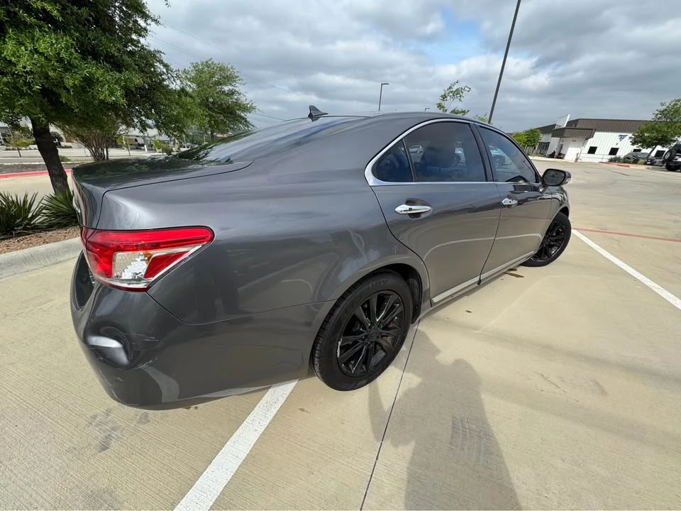 2012 Lexus ES 5th Gen - Image 6 of 20