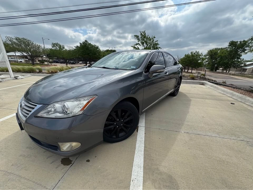 2012 Lexus ES 5th Gen - Image 2 of 20