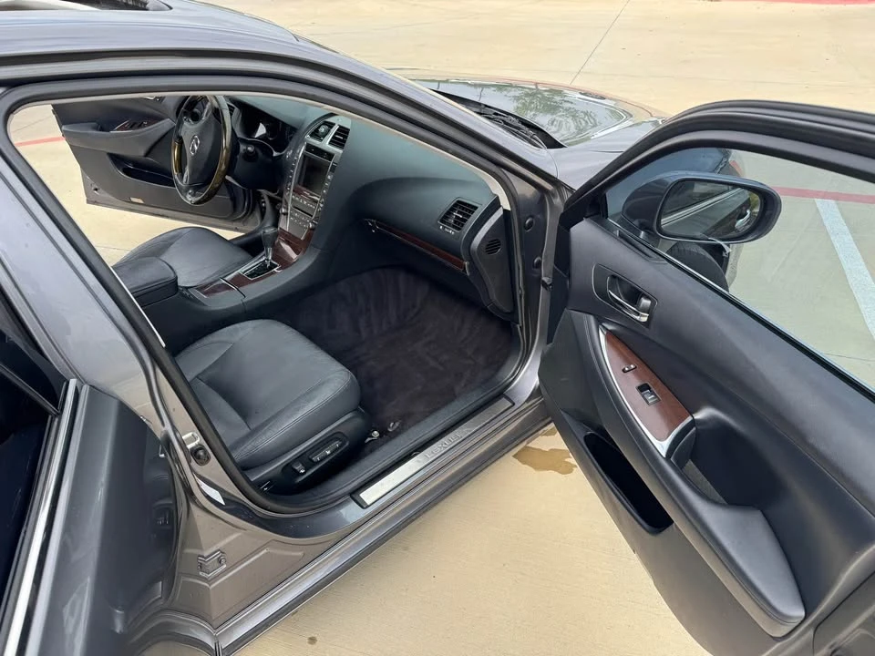 2012 Lexus ES 5th Gen - Image 11 of 20