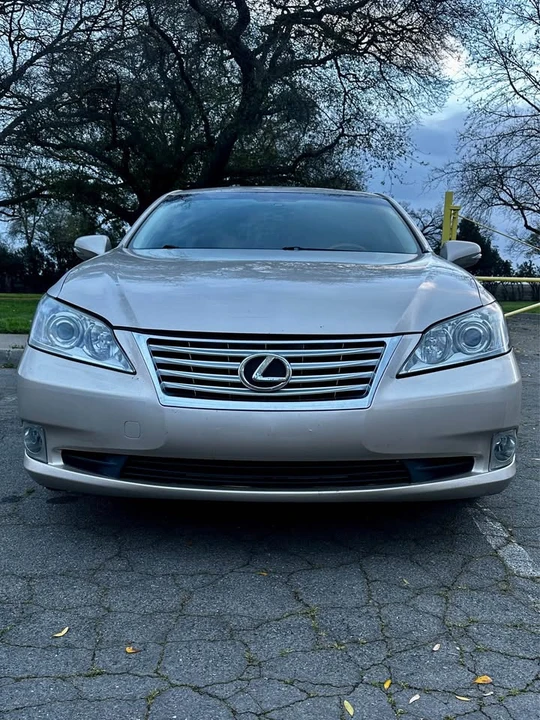 2012 Lexus ES 5th Gen - Image 3 of 13
