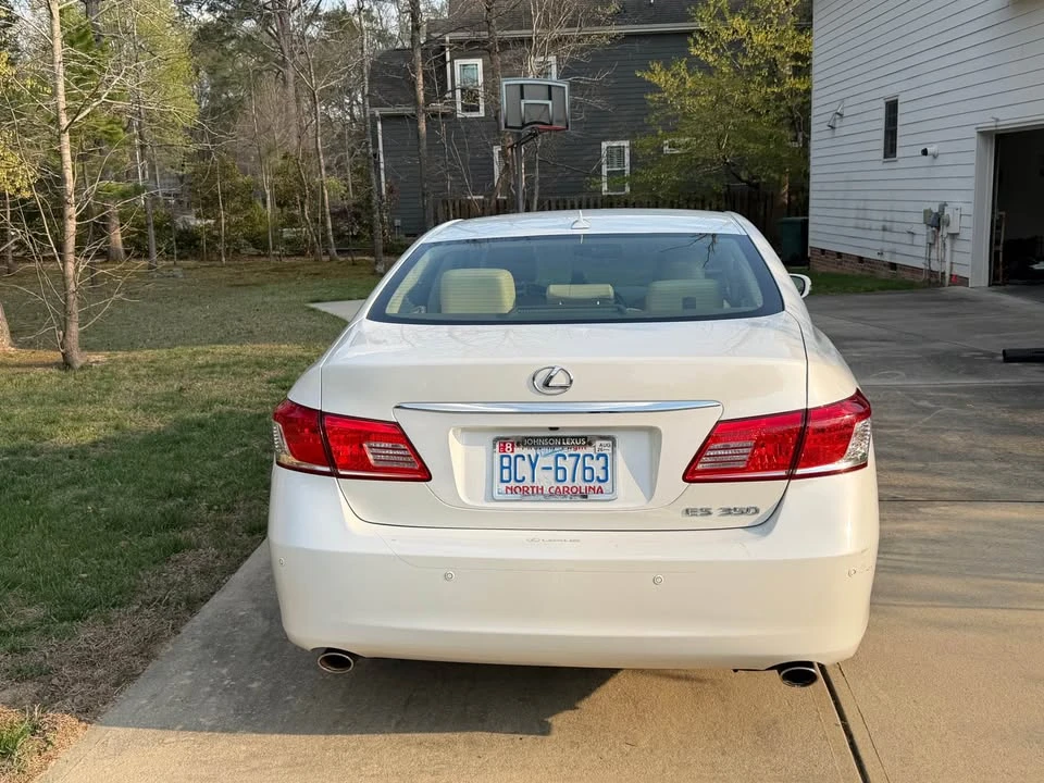 2012 Lexus ES 5th Gen - Image 3 of 11