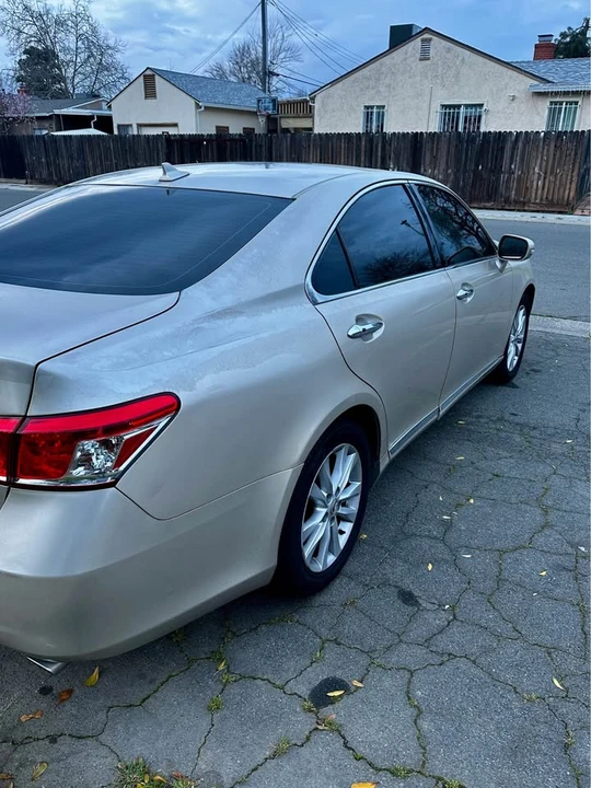 2012 Lexus ES 5th Gen - Image 4 of 13
