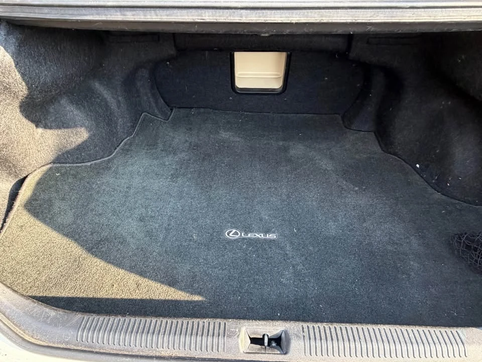 2012 Lexus ES 5th Gen - Image 8 of 11