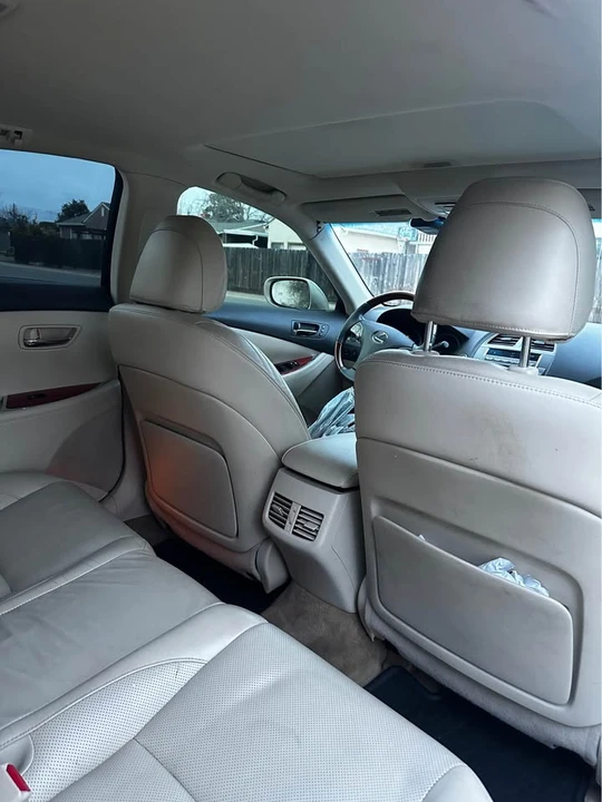 2012 Lexus ES 5th Gen - Image 10 of 13