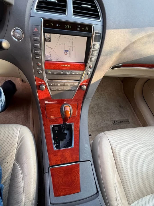 2012 Lexus ES 5th Gen - Image 10 of 11