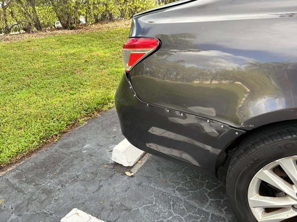 2012 Lexus ES 5th Gen - Image 6 of 17