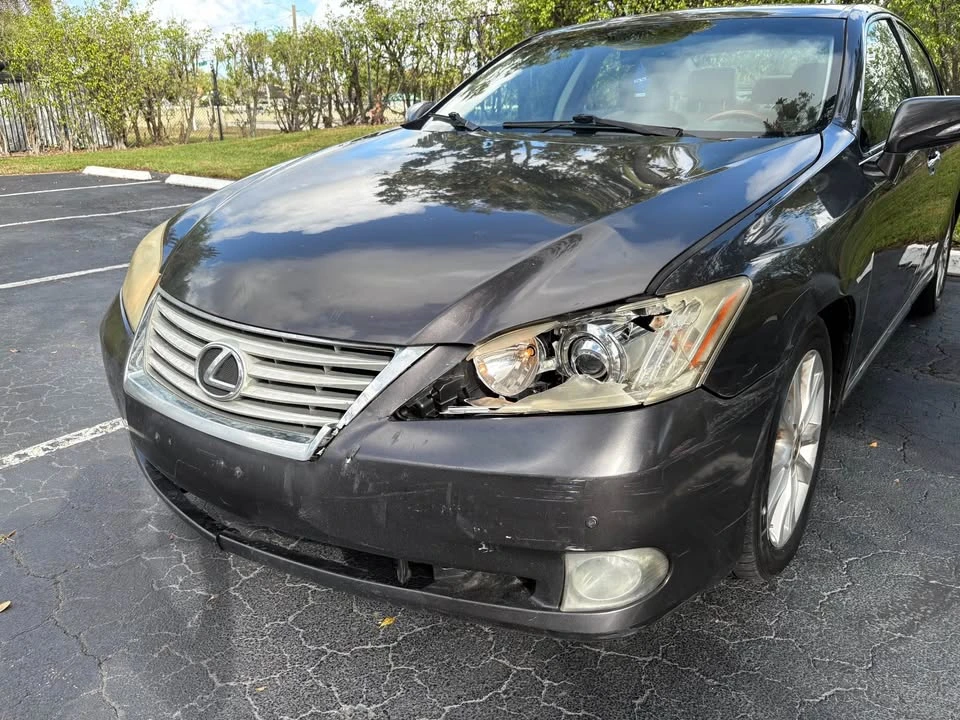 2012 Lexus ES 5th Gen - Image 2 of 17