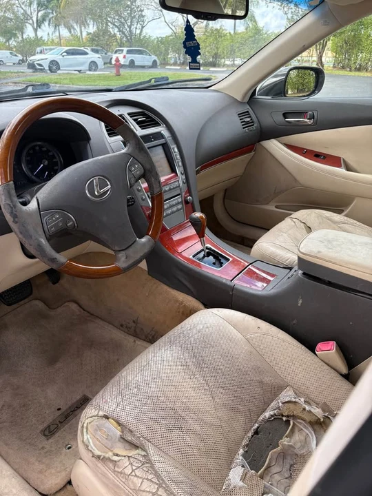 2012 Lexus ES 5th Gen - Image 14 of 17