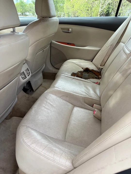 2012 Lexus ES 5th Gen - Image 16 of 17