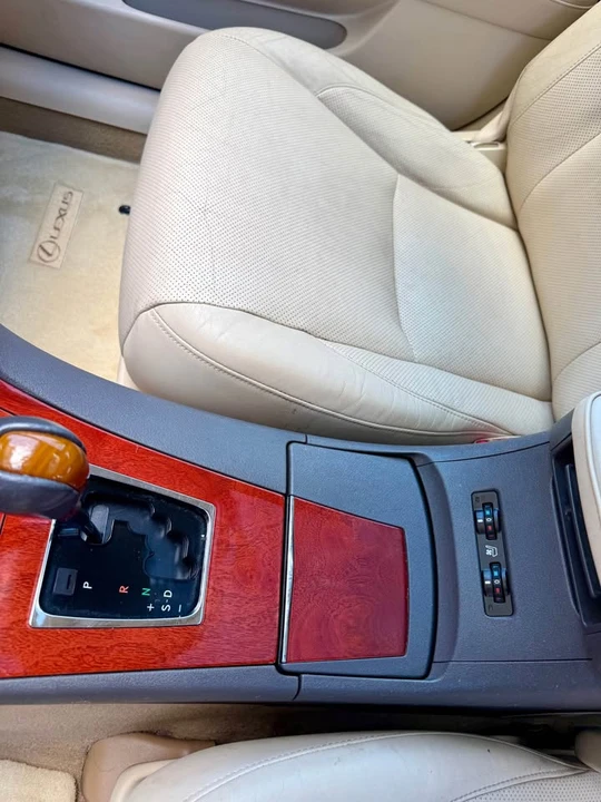 2012 Lexus ES 5th Gen - Image 17 of 18